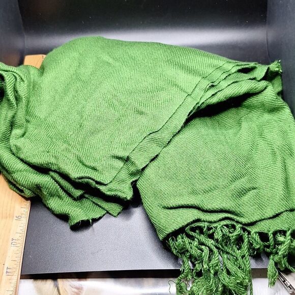 Large green pashmina scarf shawl wrap accessory - Picture 1 of 4